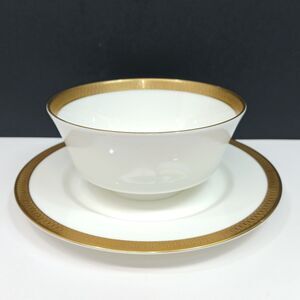 Mikasa Pembroke Gravy Boat 7-1/2"x2-7/8" Bone China Gold Trim 1971-1986 VTG